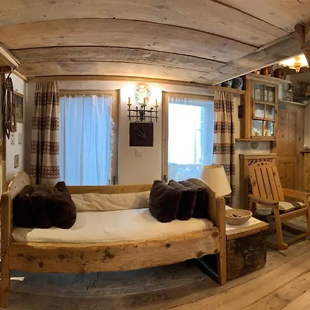 Chalet Chesa Orlegna Chalé *