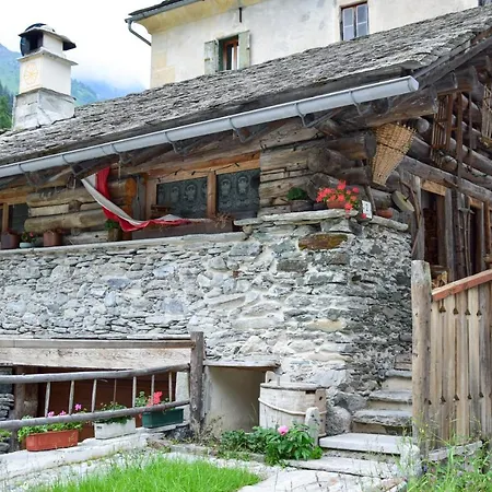 Chalet Chesa Orlegna Chalé *